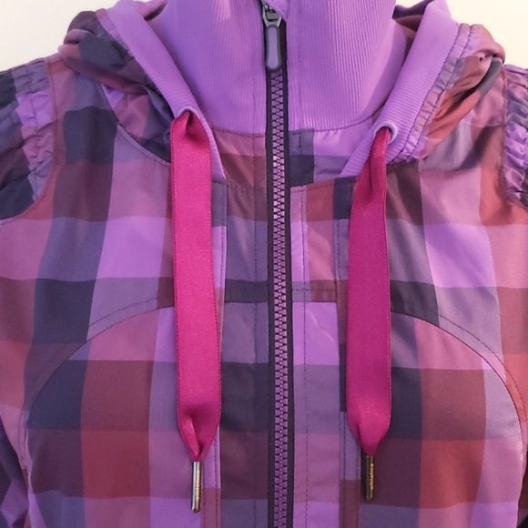 Lululemon Track Purple Navy Plaid Jacket, Size 6 - Picture 4 of 16